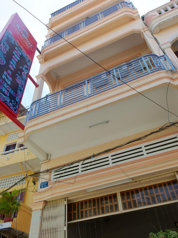 B52 Hostel Phnom Penh Exterior photo