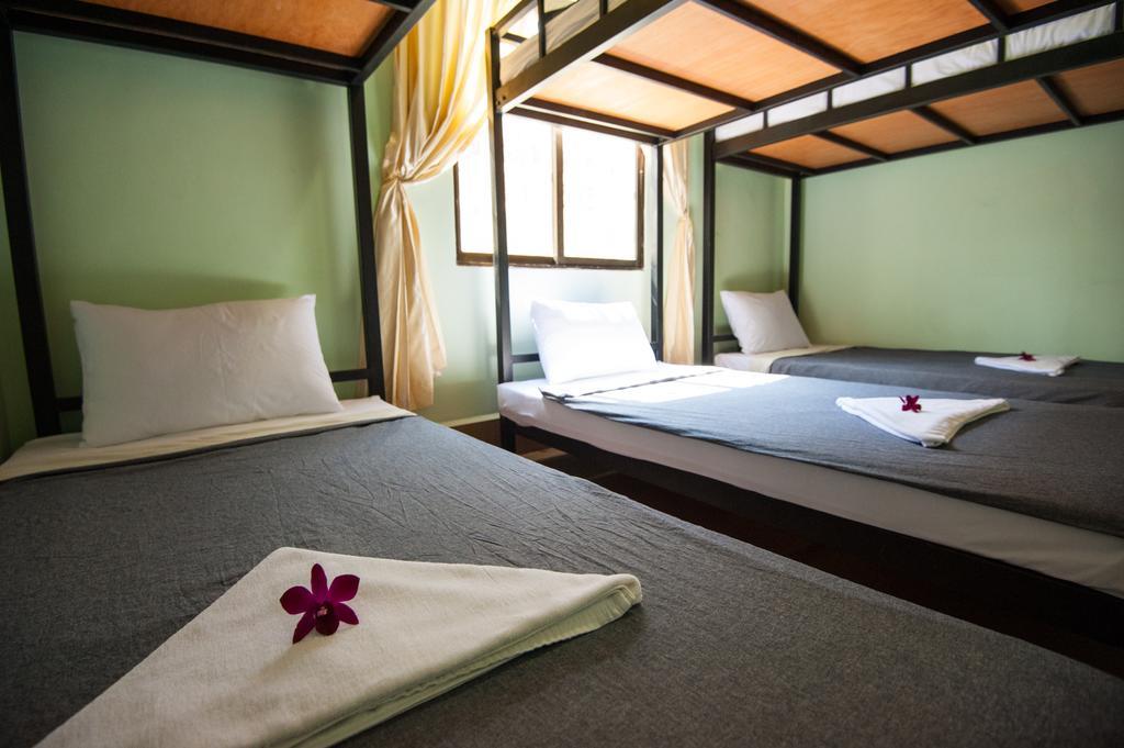 B52 Hostel Phnom Penh Exterior photo